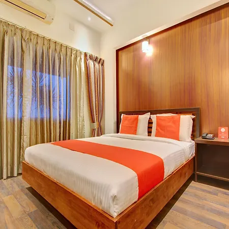 Capital O 13090 Astor Hotel